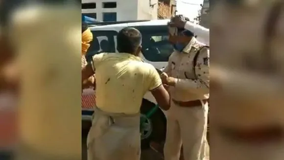 മധ്യപ്രദേശില്‍ സര്‍ക്കാര്‍ ആശുപത്രിയിലെ ഡോക്ടര്‍ക്കും പൊലീസ് ഓഫീസര്‍ക്കും നേരെ മര്‍ദ്ദനം: ആക്രമണമുണ്ടായത്  കൊവിഡ് 19 സാധ്യതയുള്ളയാളെ പരിശോധിക്കാന്‍ ചെന്നപ്പോൾ:  രണ്ട് പേർ അറസ്റ്റിൽ