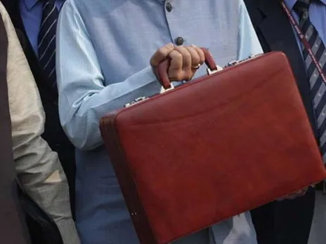 ബഡ്‌ജറ്റ്‌ അവതരിപ്പിക്കും മുൻപ് ധൈര്യത്തിനായി മന്ത്രിക്ക് രണ്ട് പെഗ്ഗടിക്കാൻ അനുമതിയുള്ള രാജ്യം !