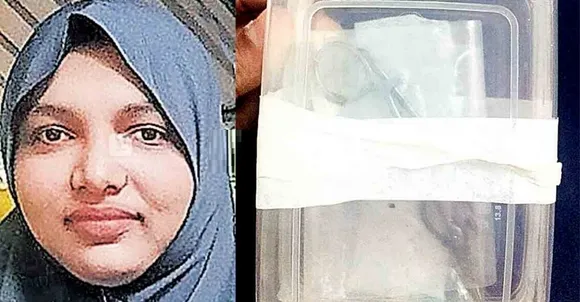 ആദ്യം മൂത്രത്തിൽ കല്ലാണ് എന്നാണു വിചാരിച്ചത്. പിന്നീട് ഡോക്ടർക്കു സംശയം തോന്നിയാണു സിടി സ്കാൻ ചെയ്തത്. 25 വയസ്സ് മുതൽ അനുഭവിച്ച ഈ ദുരിതത്തിന് നഷ്ടപരിഹാരം ആരോഗ്യവകുപ്പ് തന്നേ പറ്റൂ; പ്രസവ ശസ്ത്രക്രിയയ്ക്കിടെ ഡോക്ടർമാർ മറന്നുവച്ച കത്രിക മൂത്രസഞ്ചിയിൽ കുത്തിനിൽക്കുന്ന നിലയിൽ;  വയറ്റില്‍ കത്രികയുമായി യുവതി ജീവിച്ചത് 5 വര്‍ഷം, ഒടുവില്‍ ശസ്ത്രക്രിയയിലൂടെ പുറത്തെടുത്തു