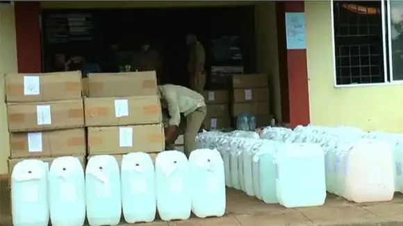 ഗോവയിൽ നിന്നും പെയിന്റുമായി വന്ന ലോറിയിൽ സ്പിരിറ്റ്; പിടിച്ചെടുത്തത് 1890 ലിറ്റര്‍ സ്പിരിറ്റും 1323 ലിറ്റര്‍ ഗോവന്‍ മദ്യവും, മഞ്ചേരി സ്വദേശി അറസ്റ്റിൽ