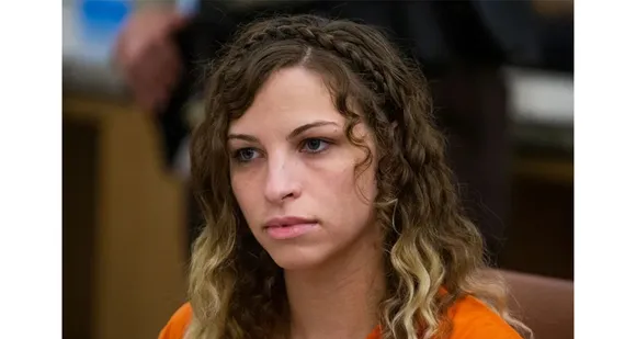 പതിമൂന്നുകാരനായ സ്വന്തം വിദ്യാര്‍ത്ഥിയുമായി ലൈംഗിക ബന്ധത്തിലേര്‍പ്പെട്ട യുവ അധ്യാപികയ്ക്ക് ഇനി 20 വര്‍ഷം ജയില്‍വാസം ! കാറിലും ക്ലാസ് മുറിയിലുമായി നിരവധി തവണ വിദ്യാര്‍ത്ഥിയുമായി ബന്ധപ്പെട്ട വിവാഹിതയായ യുവതിയ്ക്ക് ഇനി ജയിലിലും അധ്യാപകവേഷം തന്നെ ! സംഭവം ഇങ്ങനെ...