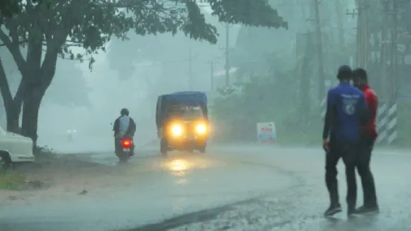 12 ജില്ലകളിലും മുന്നറിയിപ്പ്, സംസ്ഥാനത്ത് ഇന്നും വ്യാപക മഴയ്ക്ക് സാധ്യത
