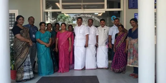 സര്‍ക്കാര്‍ ഓഫീസ് എന്നാല്‍ ഇതുപോലെയാകണം .. മീനച്ചില്‍ പഞ്ചായത്ത് ഓഫീസിലെത്തിയാല്‍ പൊതുജനമാണ് യജമാനന്‍ ! കേരളത്തിന്‍റെ ചീഫ് സെക്രട്ടറി ടോം ജോസ് നിര്‍ബന്ധമായും കണ്ടിരിക്കേണ്ട ഒരു മാതൃകാ സ്ഥാപനം !!
