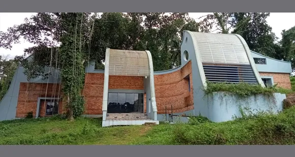 കുറവിലങ്ങാട് കോഴായിൽ നടപ്പാക്കുന്ന കേരള സയൻസ് സിറ്റി നിർമ്മാണം ഇഴയുന്നു