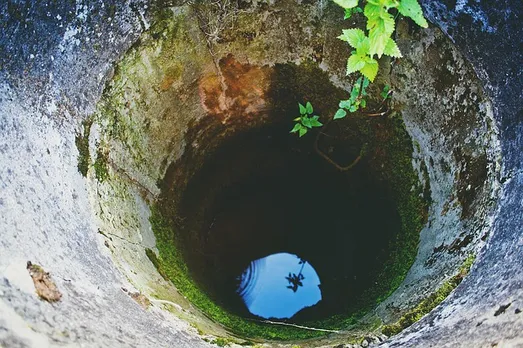 വെഞ്ഞാറമൂട് കമുകിന്‍കുഴിയില്‍ കളിക്കുന്നതിനിടെ കാല്‍വഴുതി നാലുവയസുകാരി കിണറ്റില്‍ വീണു മരിച്ചു