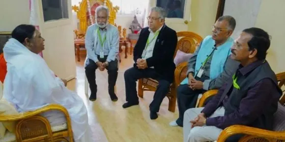 വിഷുദിനത്തിൽ അമൃതാനന്ദമയി മഠത്തിന്റെ ആഭിമുഖ്യത്തിൽ നടത്തുന്ന ‘വിഷു തൈനീട്ടം’ പരിപാടിയുമായി ആഗോളതലത്തിൽ സഹകരിച്ചു പ്രവർത്തിക്കാൻ വേൾഡ് മലയാളി കൗൺസിൽ