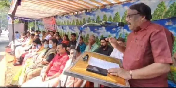 ബിജെപി മലമ്പുഴ മണ്ഡലം കമ്മിറ്റിയുടെ നേതൃത്വത്തിൽ ഒലവക്കോട് വനം വകുപ്പ് ഓഫീസിനു മുമ്പിൽ ആരംഭിച്ച അനിശ്ചിതകാല സത്യാഗ്രഹ സമരം തുടരുന്നു