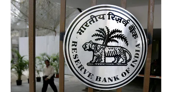 സഹകരണ ബാങ്കുകളെ കേന്ദ്രം വരുതിയിലാക്കുന്നു ?