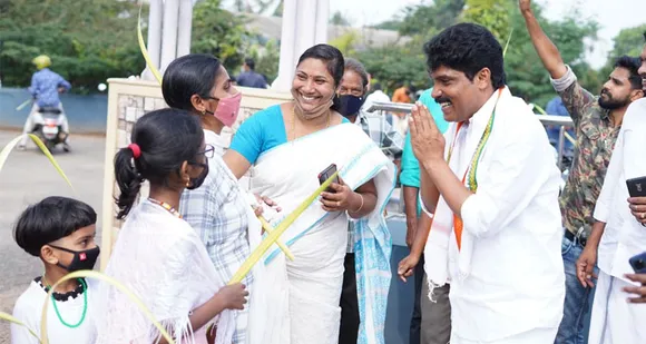 വിശ്വാസികള്‍ക്കൊപ്പം, വികസന വഴിയേ… കല്‍പ്പറ്റ നിയോജകമണ്ഡലം യുഡിഎഫ് സ്ഥാനാര്‍ഥി ടി. സിദ്ദിഖിന്റെ ഇന്നത്തെ പ്രചരണ പര്യടനം ആരംഭിച്ചത് നടവയല്‍ ഹോളിക്രോസ് ഫൊറോന പള്ളിയില്‍ നിന്ന്…
