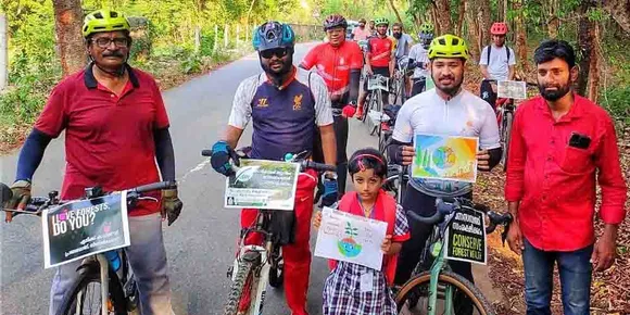 "പ്ലാസ്റ്റിക്ക് മാലിന്യത്തെ പൊരുതി തോൽപ്പിക്കുക" ലോക പരിസ്ഥിതി ദിനത്തോടനുബന്ധിച്ച് ഫോർട്ട് പെഡല്ലേഴ്സ് പാലക്കാട് സൈക്കിൾ റാലി സംഘടിപ്പിച്ചു