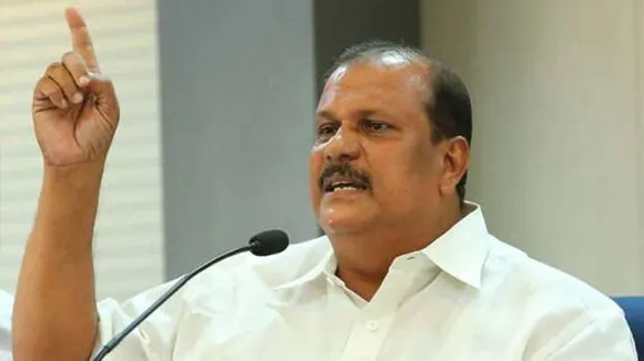 കള്ളനോട്ട് പിടിക്കുന്നു സ്വർണം പിടിക്കുന്നു. ആരാണ് പ്രതികൾ. ഇത് സംഘടിത നീക്കമാണെന്ന് മനസ്സിലാക്കണം. അല്ലാതെ സമുദായത്തെ കുറ്റപ്പെടുത്തരുത്. ചില ഭീകരരുടെ വിവരക്കേടാണിത്; പാലാ ബിഷപ്പിനെ പിന്തുണച്ച് പി. സി ജോർജ്