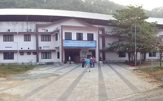 പുറപ്പുഴ സർക്കാർ പോളിടെക്‌നിക്‌ കോളേജിലെ ഒന്നാം വർഷ ഡിപ്ലോമ കോഴ്‌സുകളിൽ ഒഴിവുള്ള സീറ്റുകളിലേയ്ക്ക് നവംബർ 24, 25, 26 തിയതികളിൽ കോളേജിൽ നേരിട്ട് അപേക്ഷകൾ സ്വീകരിക്കുന്നു