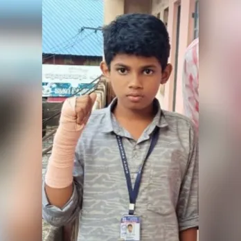 പാലായിൽ സ്വകാര്യ ബസില്‍നിന്ന് കണ്ടക്ടര്‍ വിദ്യാര്‍ഥിയെ തള്ളിയിട്ടതായി പരാതി; വലതു കൈയ്ക്ക് പരിക്ക്
