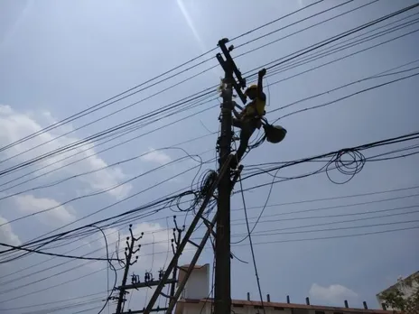 കോഴാ - നാടുകുന്ന്‌ ലൈനില്‍ വൈദ്യുതിയുളള സമയമില്ല