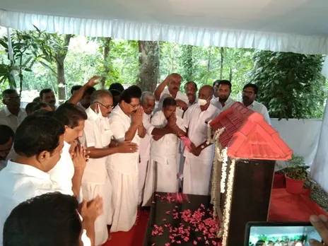 പ്രസംഗകലയിലൂടെ രാഷ്ട്രീയ കേരളത്തെ ചിരിപ്പിക്കുകയും ചിന്തിപ്പിക്കുകയും ചെയ്ത ഉഴവൂർ വിജയൻ്റെ അഞ്ചാം ചരമവാർഷികം ആചരിച്ചു