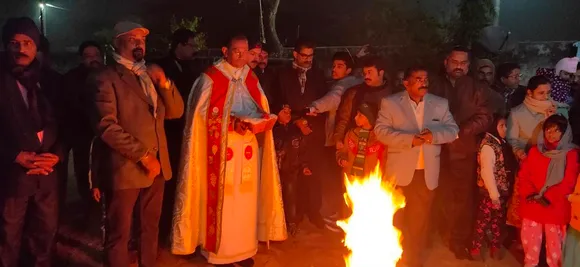 ലാഡോസരായ് - അന്ധേരിയ മോഡ് ലിറ്റിൽ ഫ്ലവർ ദേവാലയത്തിൽ തിരുപിറവി ശുശ്രൂഷകൾ നടന്നു