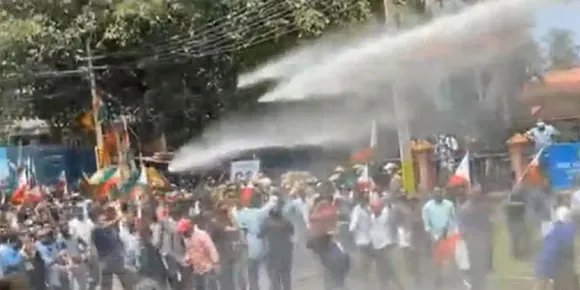 പോപുലര്‍ ഫ്രണ്ട് നേതാക്കളെ അറസ്റ്റ് ചെയ്ത സംഭവം, മുഖ്യമന്ത്രിയുടെ വസതിയിലേക്ക് നടത്തിയ പോപ്പുലർ ഫ്രണ്ട് മാർച്ചിൽ സംഘർഷം