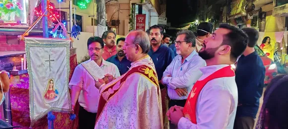 ഡല്‍ഹി മയൂർവിഹാർ ഫേസ് - 1 ഇടവകയിൽ പരിശുദ്ധ മാതാവിന്റെ തിരുനാളിന് റവ. ഫാ. അബ്രാഹം ചെമ്പൂട്ടിക്കൽ കൊടിയുയർത്തി