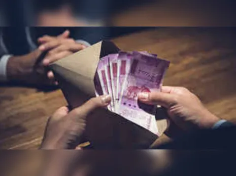 കരാറുകാരനിൽ നിന്നും കൈക്കൂലി വാങ്ങാൻ ശ്രമിക്കുന്നതിനിടെ വാട്ടർ അതോറിറ്റി എൻജിനീയർ പിടിയിൽ