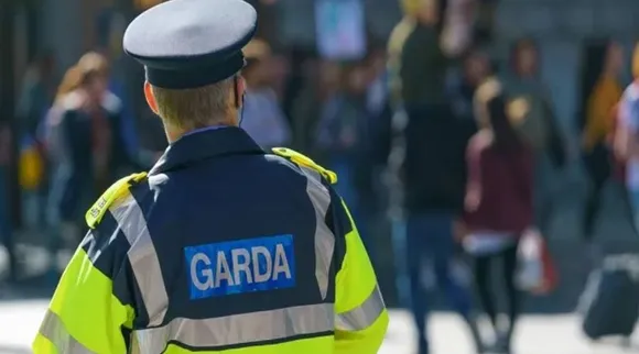 സിനിമയെ വെല്ലുന്ന ചേസിങ്; ഹെലികോപ്റ്ററും കാറുമായി കൊള്ള സംഘത്തിന് പിന്നാലെ അയർലണ്ട് പോലീസ്; നാടകീയ രം​ഗങ്ങൾക്കൊടുവിൽ കള്ളന്മാരെ പൂട്ടി ഗാർഡ