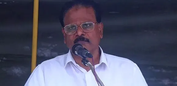 കൗമാര പ്രായത്തില്‍ ആണ്‍കുട്ടികളെയും പെണ്‍കുട്ടികളെയും ഒരു ക്ലാസ് മുറിയില്‍ ഒന്നിച്ചിരുത്തരുതെന്നാണ് അബ്ദുറഹ്മാന്‍ രണ്ടത്താണി ആവശ്യപ്പെടുന്നത്; ആണ്‍കുട്ടികളും പെണ്‍കുട്ടികളും ഒന്നിച്ചു പഠിച്ചതുകൊണ്ട് ആകാശം ഇടിഞ്ഞുവീഴാനൊന്നും പോകുന്നില്ല !  സ്ത്രീയും പുരുഷനും ഒന്നിച്ചു മുന്നേറണം, എങ്കിലേ സമൂഹം വളരൂ; അതിവേഗം മുന്നോട്ടു കുതിക്കുന്ന കേരള സമൂഹത്തിനുമേല്‍ പ്രാകൃത ചിന്തകള്‍ അടിച്ചേല്‍പ്പിക്കരുത്‌-മുഖപ്രസംഗത്തില്‍ ജേക്കബ് ജോര്‍ജ്