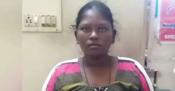 ആശുപത്രി ശുചിമുറിയിലെ ഫ്‌ളഷ് ടാങ്ക് പ്രവര്‍ത്തിക്കാത്തതിനെ തുടര്‍ന്ന് തുറന്നു നോക്കിയ ജീവനക്കാരി കണ്ടത് നവജാത ശിശുവിന്റെ മൃതദേഹം;  പ്രസവിച്ചയുടനെ കുഞ്ഞിനെ ടാങ്കില്‍ കുത്തിനിറച്ച് കൊന്നത് 23കാരിയായ അമ്മ തന്നെ;  ദാരുണ സംഭവം ഇങ്ങനെ
