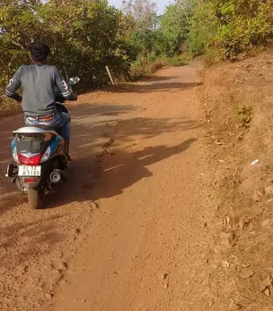 ആലൂർ കുഞ്ഞടുക്കം റോഡ് കരാറുകാരന്റെ അനാസ്ഥ മൂലം ഫണ്ട് ലാപ്സാകുന്നു