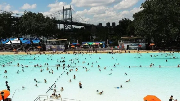 കോവിഡ്-19: വേനല്‍ക്കാലത്ത് ന്യൂയോര്‍ക്ക് നഗരത്തിലെ നീന്തല്‍ക്കുളങ്ങള്‍ അടച്ചിടും. കടല്‍ത്തീരങ്ങളും അടച്ചിടാന്‍ സാധ്യത