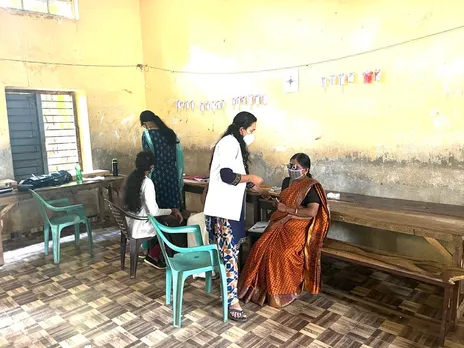 സിഎച്ച്ആർഎഫിൻ്റെ നേതൃത്വത്തിൽ എടത്തറ ഗവ: എൽപി സ്കൂളിൽ സൗജന്യ നേത്രചികിത്സാ ക്യാമ്പ് നടത്തി