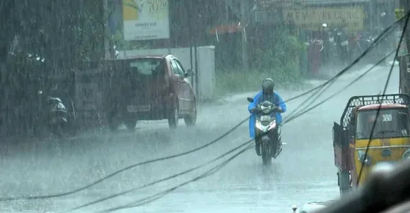 സംസ്ഥാനത്ത് ഇന്ന് ഒറ്റപ്പെട്ട മഴയ്ക്ക് സാധ്യത; നാല് ജില്ലകളിൽ യെല്ലോ അലേർട്ട്