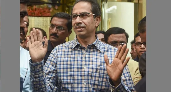 ഞാന്‍ നിങ്ങള്‍ക്ക് മുന്നറിയിപ്പ് നല്‍കുന്നു, അവരുടെ വികാരങ്ങളുമായി കളിക്കരുത്”; അവര്‍ ദരിദ്രരാണ് ; കുടിയേറ്റ തൊഴിലാളികൾക്കിടയിൽ വ്യാജ വാർത്ത പ്രചരിപ്പിച്ചവർക്കെതിരെ ഉദ്ധവ് താക്കറെ