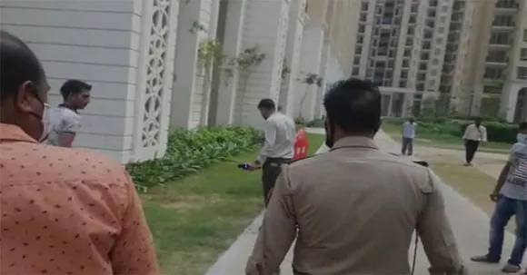 കെട്ടിടത്തിന്റെ 25-ാം നിലയില്‍ നിന്ന് വീണ് ഇരട്ട സഹോദരങ്ങള്‍ക്ക് ദാരുണാന്ത്യം