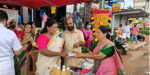 കുടുംബശ്രീയുടെ നേതൃത്വത്തിൽ  മൺസൂൺ കര്‍ക്കിടക ഫെസ്റ്റ് തുടങ്ങി.  കെ.ശാന്തകുമാരി ഉദ്ഘാടനം ചെയ്തു