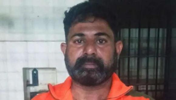 സ്വകാര്യ ബസിൽ പെൺകുട്ടിക്ക് നേരെ ലൈംഗികാതിക്രമം; ഇറങ്ങിയോടിയ പ്രതിയെ തടഞ്ഞുവച്ച് നാട്ടുകാർ, ഒടുവിൽ  പോക്സോ കേസിൽ അറസ്റ്റിൽ