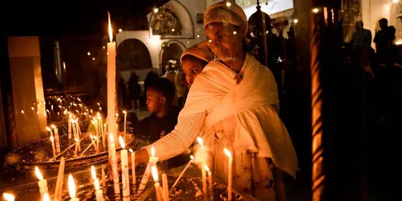 ലോകമെമ്പാടു നിന്നും സന്ദർശകരും ക്രിസ്തുമത വിശ്വാസികളും ബെത്‌ലെഹേമും യെരുശലേമും സന്ദർശിക്കാൻ വന്നുകൊണ്ടിരിക്കുകയാണ്;  ഇക്കൊല്ലം അത്ര മികച്ചതാകില്ലെങ്കിലും 2023 ൽ സന്ദർശകരുടെ എണ്ണം കുതിച്ചുയരും;  ദൈവം അനുഗ്രഹിക്കുകയാണെങ്കിൽ കൊറോണ വൈറസിന് മുമ്പത്തെ അതേ അവസ്ഥയിലേക്കു ഞങ്ങൾ ഈ വർഷം മടങ്ങും, ഒരുപക്ഷേ അതിലും മികച്ചതായിരിക്കും ! ക്രിസ്തുമസ്സ് സഞ്ചാരികളെ വരവേൽക്കാൻ ഒരുങ്ങി ബെത്ലെഹേം, പ്രതീക്ഷയോടെ മേയര്‍ ഹന്ന ഹനാനിയ !
