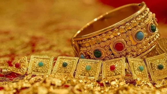 റെക്കോര്‍ഡുകള്‍ തിരുത്തി സ്വര്‍ണവില കുതിക്കുന്നു, പവന്‌ 37,000ന് മുകളില്‍; രണ്ടാഴ്ചക്കിടെ 1500 രൂപ കൂടി