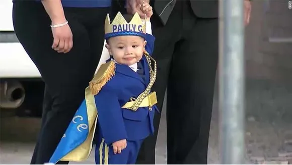 വെടിവയ്പില്‍ അച്ഛനെയും അമ്മയെയും നഷ്ടപ്പെട്ട കുഞ്ഞിന്റെ ഒന്നാം പിറന്നാള്‍ ഗംഭീരമാക്കി കുടുംബം