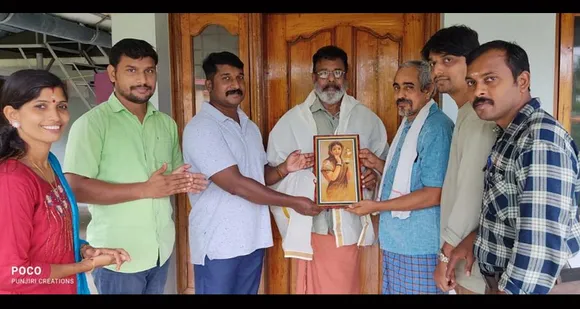 'മരണ വീട് ' നാടകം ഒരുങ്ങുന്നു; നാടക പരിശീലന ക്യാമ്പിൽ നാടക പ്രവർത്തകൻ ഹരി ഗോകുൽ ദാസിനെ ആദരിച്ചു