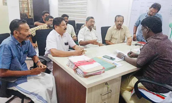 ഹൗറ മോഡൽ പാലം വരുന്നതുവരെ ജങ്കാർ സർവ്വീസ് നിലനിർത്തണം - പൊന്നാനി മണ്ഡലം കോൺഗ്രസ് പ്രതിനിധി സംഘം 