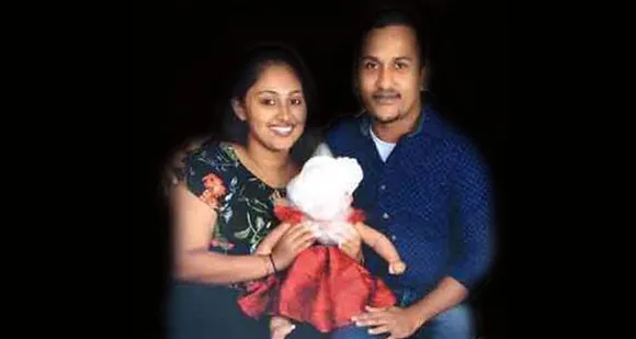 കുഞ്ഞുനോറയുടെ അന്ത്യചുംബനമില്ലാതെ മെറിന് അന്ത്യയാത്ര ! യുഎസിൽ ഭർത്താവ് കൊലപ്പെടുത്തിയ മലയാളി നഴ്‌സിന്റെ മൃതദേഹം നാട്ടിലേക്ക് കൊണ്ടുവരാനാകില്ല ? നോറയ്ക്കുവേണ്ടി ആരംഭിച്ച ക്രൗഡ് ഫണ്ടിലേയ്ക്ക് ആദ്യ മണിക്കൂറിൽ ലഭിച്ചത് പതിനായിരം ഡോളർ ! ഒരു ലക്ഷം ഡോളർ സമാഹരിക്കുക ലക്‌ഷ്യം ! നോറയുടെ ഭാവി സുരക്ഷിതമാക്കാൻ കൈയയച്ച് സഹായിച്ച് മലയാളി സമൂഹം