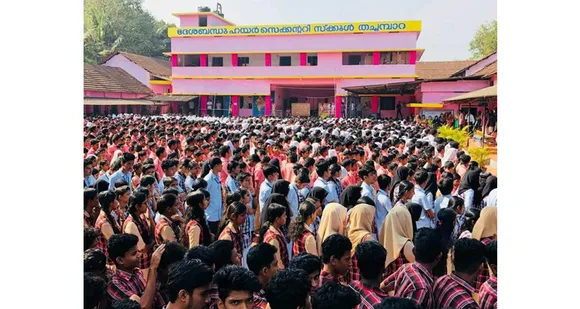 കോവിഡ്: കരം തൊടാത്ത കരുതൽ... കുട്ടികളുടെ ആരോഗ്യസ്ഥിതി അറിയാൻആരോഗ്യ സർവേ പദ്ധതിയുമായി ദേശബന്ധു ഹൈസ്‌കൂൾ അദ്ധ്യാപകർ