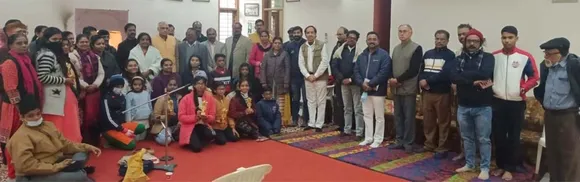 ഡൽഹി ശ്രീനാരായണ കേന്ദ്രയുടെ പ്രതിമാസ ചടങ്ങിൽ പ്രൊ. എസ് ലേഖാ തങ്കച്ചിയെ ആദരിച്ചു