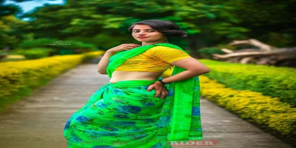 സാരി ഉടുത്ത് ഹോട്ട് ലുക്കില്‍ തിളങ്ങി ശ്രേയ പച്ചൽ; ഇൻസ്റ്റഗ്രാമിൽ മാത്രം താരത്തെ പിന്തുടരുന്നത് ലക്ഷക്കണക്കിന് ആരാധകർ