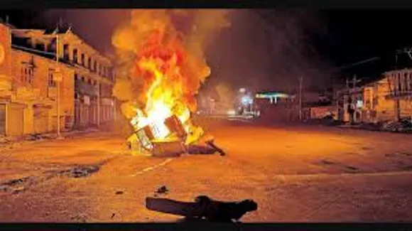 മണിപ്പുരില്‍ വീണ്ടും വന്‍ സംഘര്‍ഷം ;വെടിയേറ്റു മരിച്ചയാളുടെ മൃതദേഹവുമായി ജനം തെരുവിലിറങ്ങി