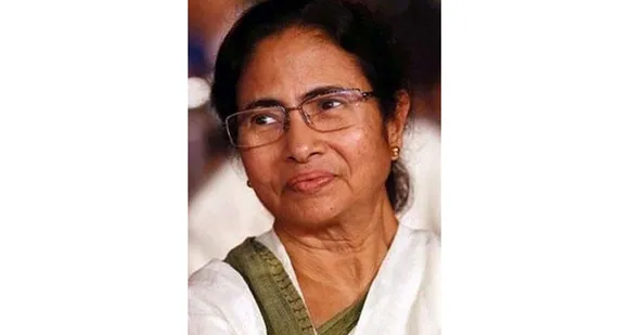 കോണ്‍ഗ്രസും സിപിഎമ്മും ഉയര്‍ത്തുന്ന മാനവിക രാഷ്ട്രീയത്തിന് പകരം ധ്രുവീകരണ രാഷ്ട്രീയം നടപ്പാക്കാന്‍ തക്കം കാത്തു കിടക്കുന്ന ദേശീയ രാഷ്ട്രീയത്തിലെയും സംസ്ഥാനത്തെയും ചില കോടാലിക്കൈകളുടെ മൂര്‍ച്ഛ കുറക്കാന്‍ മമതയെ പോലുള്ളവരുടെ വിജയം കുറച്ചൊന്നുമല്ല രാജ്യത്തിന് സംഭാവന ചെയ്യുന്നത്; മമതയുടെ മാമാങ്കം... (ലേഖനം)