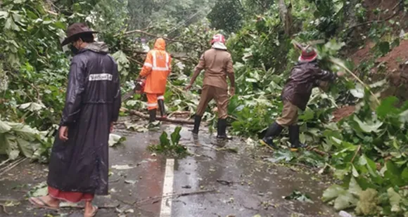 പൂവക്കുളത്ത് കാറ്റിൽ വൻ നാശം