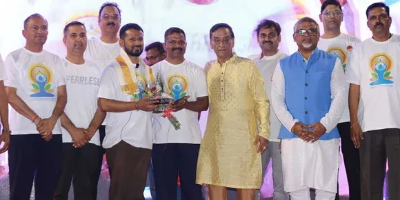 മുപ്പത്തി അഞ്ചോളം പ്രവാസി സംഘടനകൾ സംയോജിപ്പിച്ചു ബഹ്‌റിനിൽ അന്താരാഷ്ട്ര യോഗ ദിനം വിപുലമായി ആഘോഷിച്ചു. ജുഫെയറിലെ അൽ നജ്മ മൈതാനത് നടന്ന പരിപാടിയിൽ രണ്ടായിരത്തോളം യോഗ പ്രേമികൾ പങ്കെടുത്തു