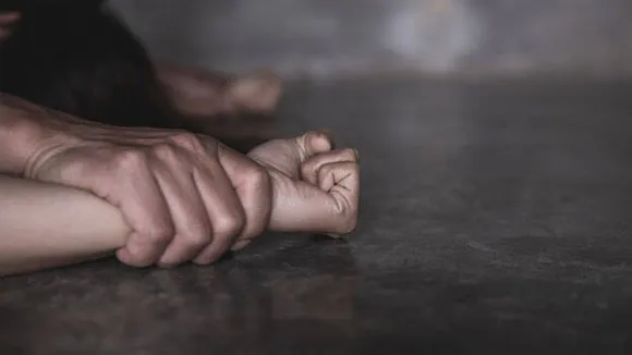 നഗ്നചിത്രങ്ങള്‍ കാട്ടി ഭീഷണിപ്പെടുത്തി..പ്രായപൂർത്തിയാവുന്നതിന് മുമ്പ് കഞ്ചാവും ലഹരി മരുന്നും നൽകി ലൈംഗികമായി പീഡിപ്പിച്ചു…തൃത്താല പീഡനത്തില്‍ മുഖ്യമന്ത്രിക്ക് പരാതി നല്‍കി കുട്ടിയുടെ അമ്മ