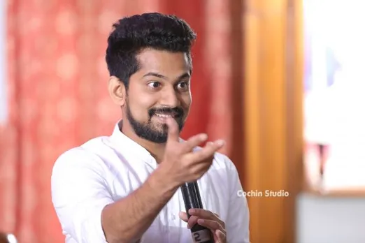 ആവേശം അലകടലായി. വിദ്യാർഥി സമൂഹത്തെ വിസ്മയിപ്പിച്ച് കുവൈറ്റിൽ ജോസഫ് അന്നംകുട്ടി ജോസിന്റെ ആദ്യ പരിപാടി