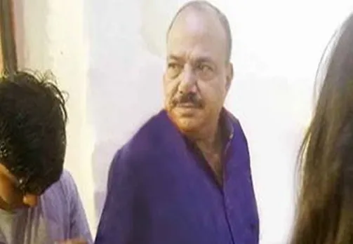 കുട്ടികളെ സെക്‌സ് പാര്‍ട്ടിക്ക് ക്ഷണിച്ചു, അമിതമായി മദ്യം നല്‍കി നിരവധി തവണ ലൈംഗികമായി പീഡിപ്പിച്ചു;  പ്യാരേ മിയാന്‍ അറസ്റ്റില്‍;  ഫ്‌ളാറ്റില്‍ നിന്നും നിരവധി സെക്‌സ് ടോയ്‌സും , ലൈംഗിക ഉത്തേജക മരുന്നുകളും പിടിച്ചെടുത്തു; പെൺകുട്ടികളെ വലവീശി പിടിച്ച് ഫാറ്റുകളിൽ എത്തിച്ചിരുന്നത് വനിതാ മാനേജര്‍